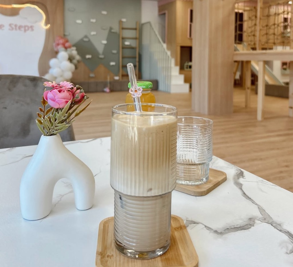 Little Steps parent cafe area with drinks